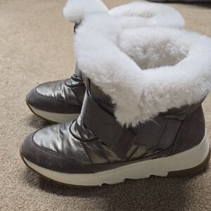 Geox Women's Metallic Taupe Winter Boots with Faux White Fur Lining